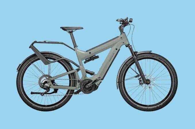 Riese Muller Superdelite e-bike in blue background