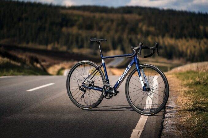 ribble endurance al e-sport e-bike on road